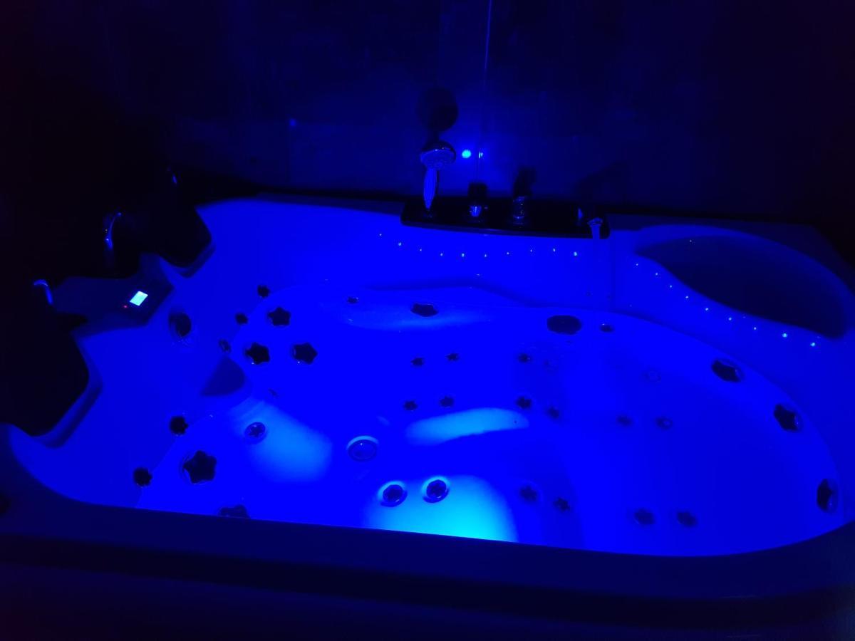 Lights Spa National Arena Mega Mall Monza Bukarest Kültér fotó