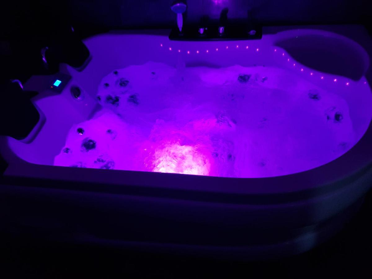 Lights Spa National Arena Mega Mall Monza Bukarest Kültér fotó